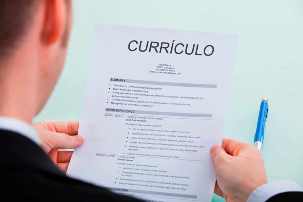 Como elaborar um currículo