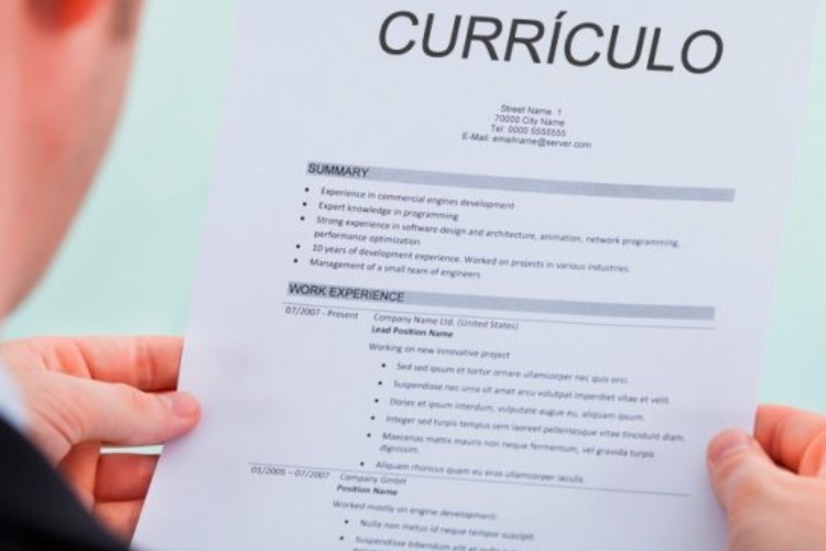 Currículo em papel