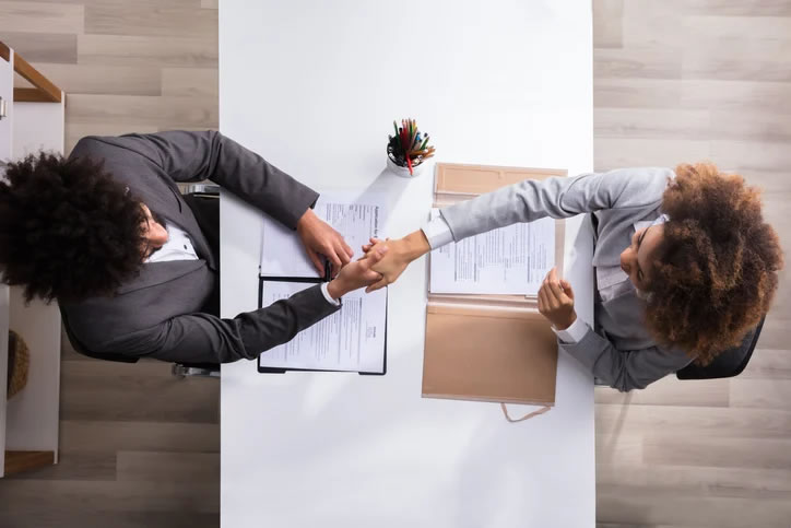 Por que usar uma agência de emprego na sua empresa